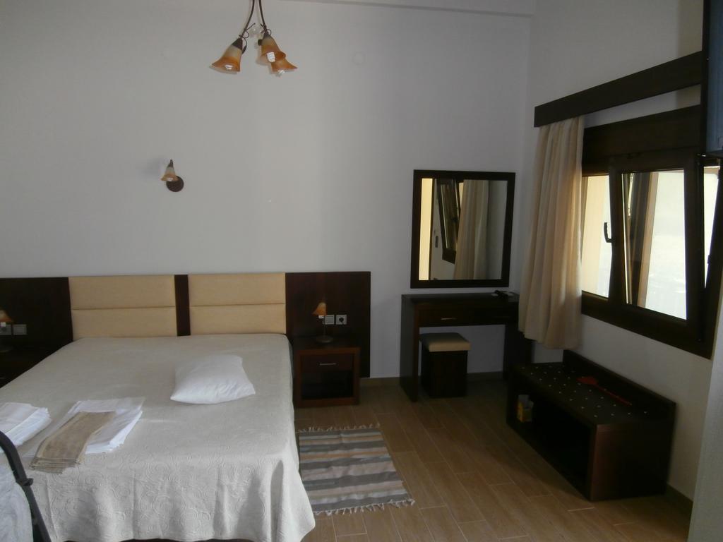 Villa Barouti Koinira Rom bilde